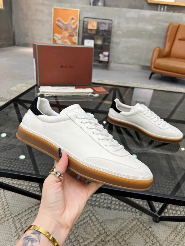 Factory price: 440💰Loro men's shoes💰iana top purchasing agent🇮🇹 men's shoes💰 The popular casual sneakers counter of the popular street man has new products at the same time. The uppers are made of cowhide fabric imported from Italy. The high-quality splicing technology has a classic and generous layout with a masculine temperament. Soft and comfortable cowhide lining. The soles: the original soles are specially provided by the original factory. The exclusive molded soles are super comfortable. The original factory follows the order. 🔍🔍High quality. You can enter and exit the counter at will. Welcome to compare. The code number is 38-44, customized 45
